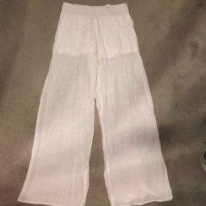Loose white pants